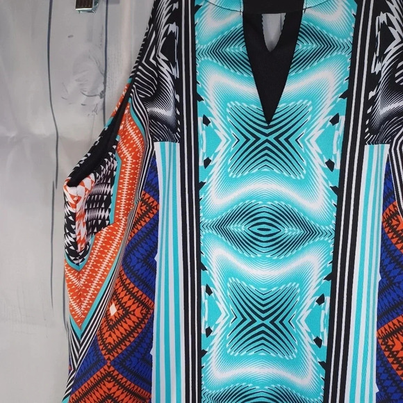 Bisou Bisou Aztec print halter style shirt - Picture 8 of 10